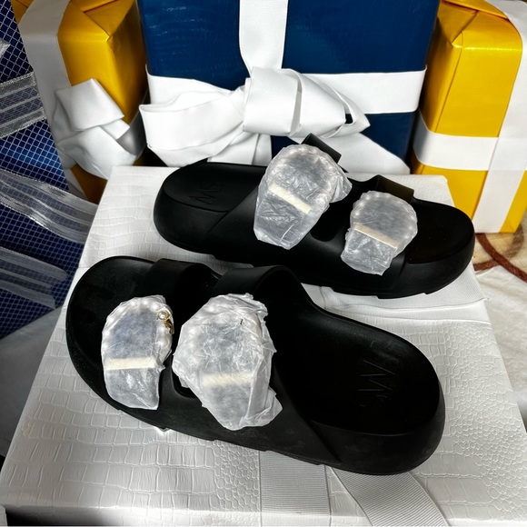 Stuart Weitzman Pearl Buckle Slide - Picture 3 of 8